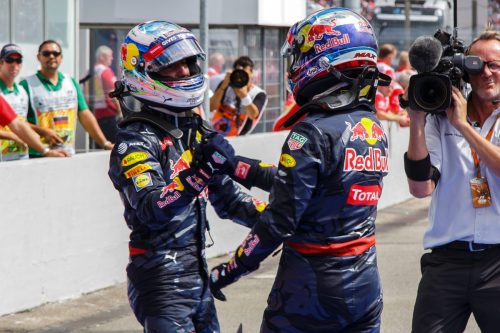 Formel_1_Hockenheim_Verstappen_und_Riccardo_Gratulation